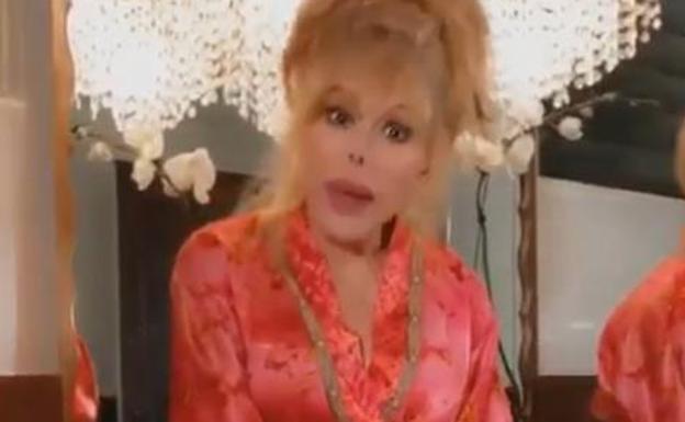 La murciana Charo 'cuchi, cuchi' enseña a EE UU a lavarse las manos contra el coronavirus