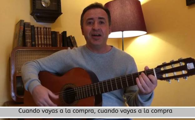 El alcalde de Aledo explica cómo hacer la compra de manera segura con una «jota didáctica»