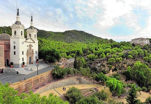 La declaración como BIC del entorno de la Fuensanta alarga su vía crucis