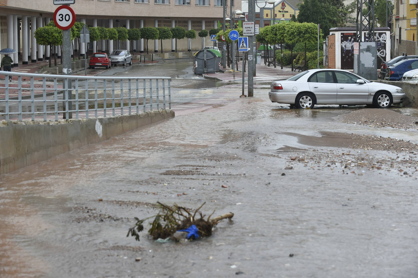 El temporal vuelve a dejar vías anegadas en Murcia