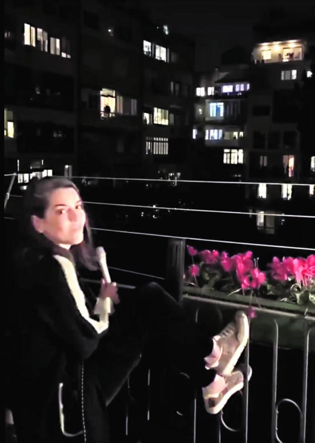 Ruth Lorenzo se asoma al balcón