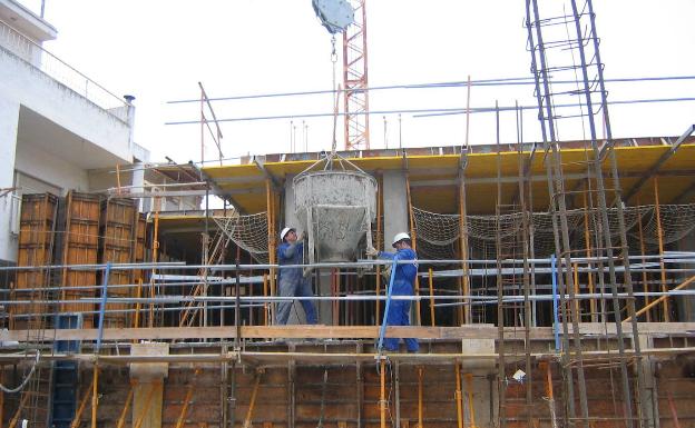 La actividad de la construcción baja al 40% entre la confusión del sector