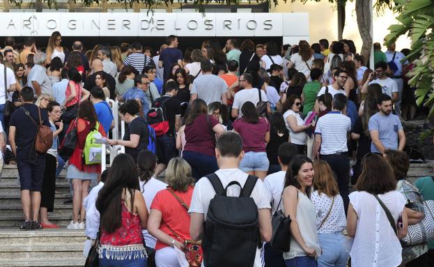 Sindicatos y Educación abogan por suspender las oposiciones de Secundaria convocadas para este año