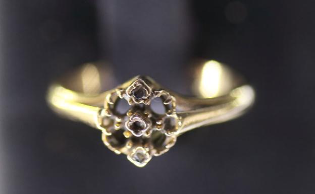 Anillo de Millvina Dean, última superviviente del 'Titanic'.
