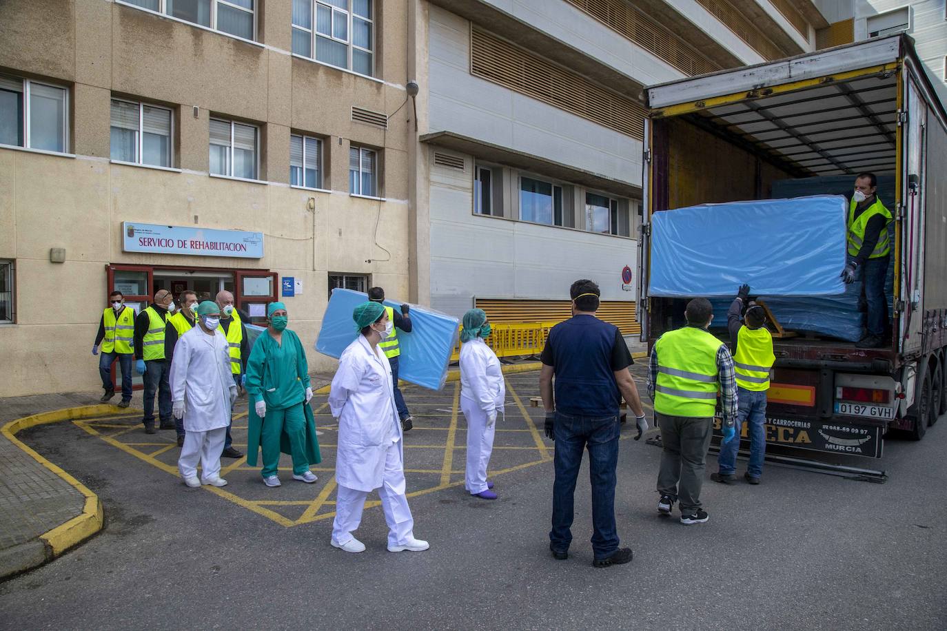 El Rosell recibe 100 nuevas camas de hospitalización para hacer frente al coronavirus