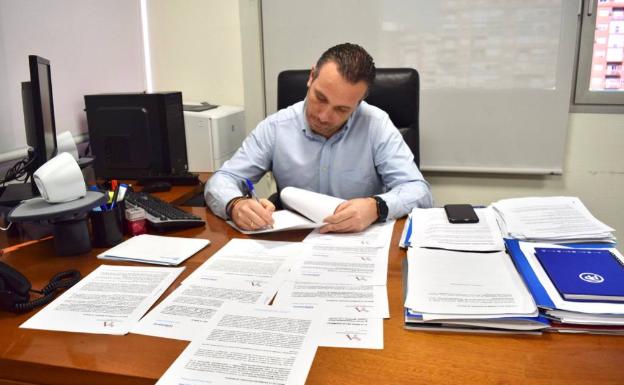 El PP mete prisa al presidente de la Asamblea para que ordene la comparecencia de Miras