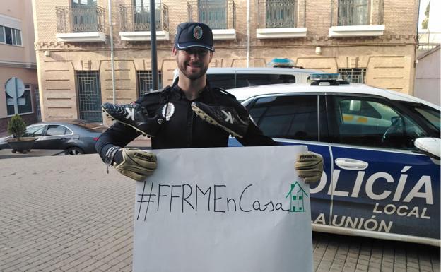 «Quedaos en casa, este es el partido más importante»