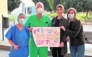 Lola Martínez, Juan Ángel Fernández, Ana Conesa y Anabel Guitérrez forman el equipo médico que se trasladó para extraer el órgano y traerlo al hospital Virgen de la Arrixaca./LA VERDAD