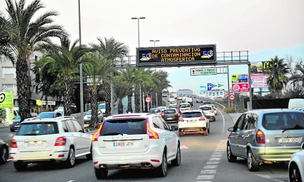 Los coches con más de 10 años emiten el 75% de las partículas contaminantes