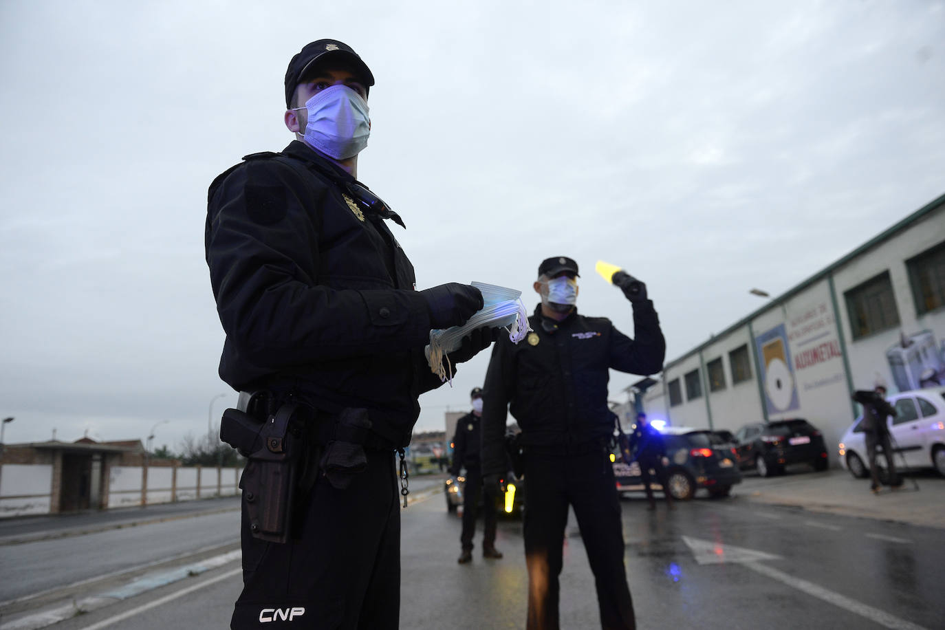 Comienza el reparto de 334.000 mascarillas en la vuelta al trabajo en la Región