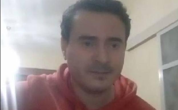 El alcalde de Albudeite interpreta 'Aunque tú no lo sepas' para animar a sus vecinos