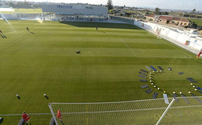 Uno de los campos en las instalaciones de Pinatar Arena./Antonio Gil / AGM