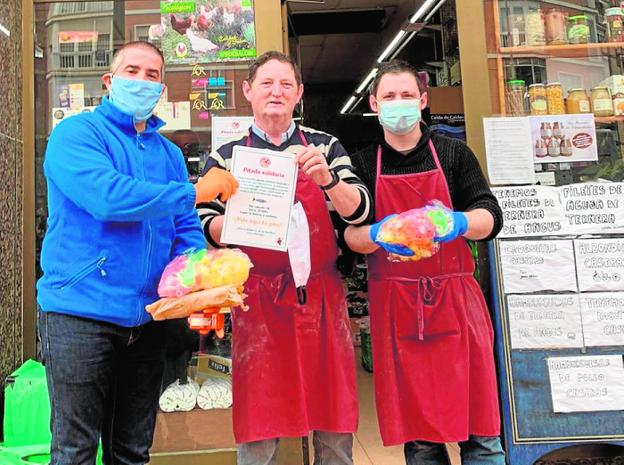 Los sardineros reparten 100.000 silbatos para la 'pitada solidaria' del próximo sábado