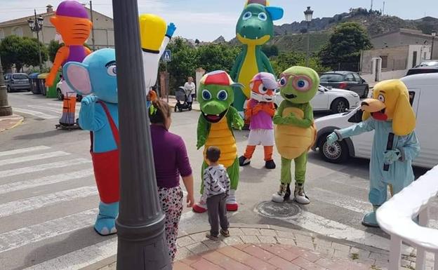 Pequeño tirón de orejas al Ayuntamiento de Ulea por organizar un pasacalles infantil