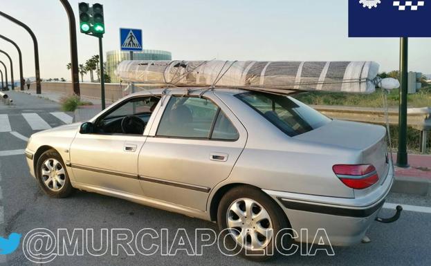 Multado un vecino de Denia por desplazarse hasta a Murcia para comprar una puerta metálica