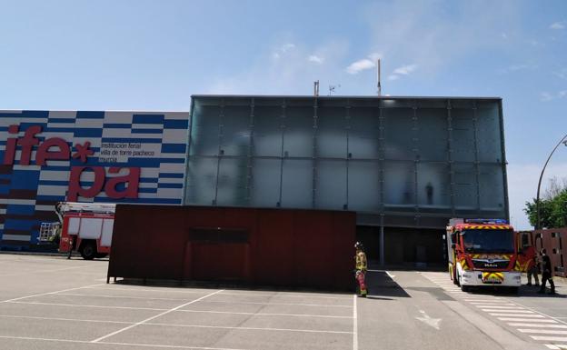 Extinguen un incendio declarado en un cuadro eléctico de Ifepa