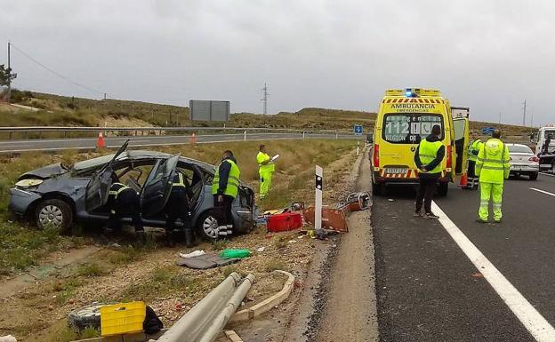 Heridos los dos ocupantes de un turismo accidentado en Campos del Río
