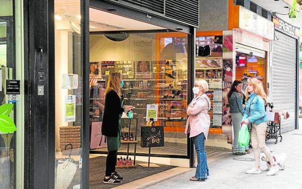 Las rebajas en Murcia se quedan en el limbo