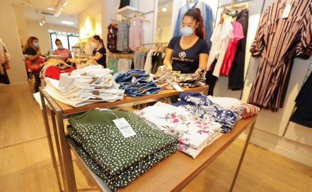 Rebajas, caza y pesca, las nuevas actividades que se permitirán a partir de este lunes en la Región de Murcia