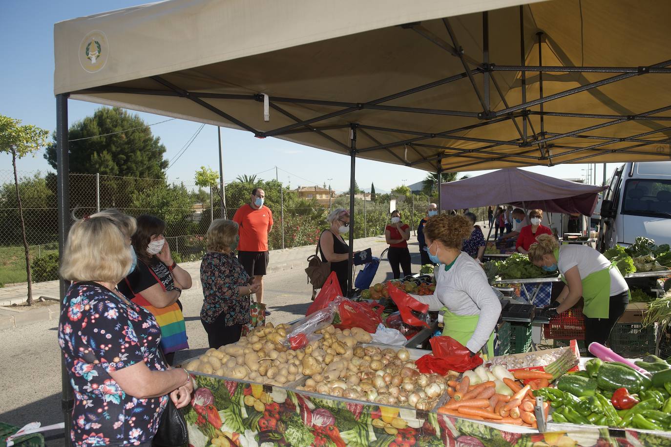 Reabren los mercadillos de Murcia