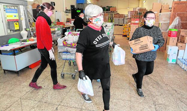 Cáritas da de comer a 1.160 familias en Lorca, el doble que antes de la pandemia