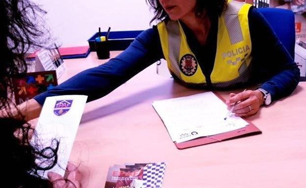 Detenido en Sangonera La Verde por amenazar con una pistola a su mujer y a su hijo y echarlos a la calle