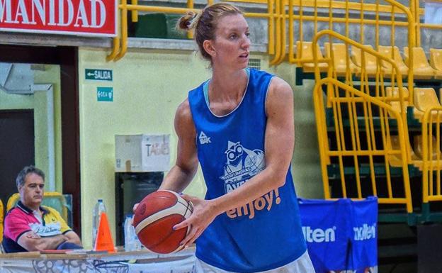 La internacional Laura Gil cambia Salamanca por Valencia