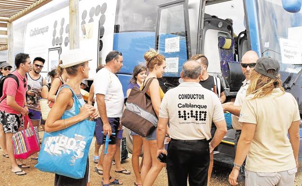 Medio Ambiente mantiene el autobús público a Calblanque pese al coronavirus