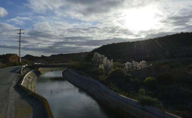El Ministerio encarga un informe para cambiar por decreto la explotación del Trasvase del Tajo