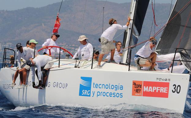 'El Carmen' y 'Pez de abril' se quedan en tierra