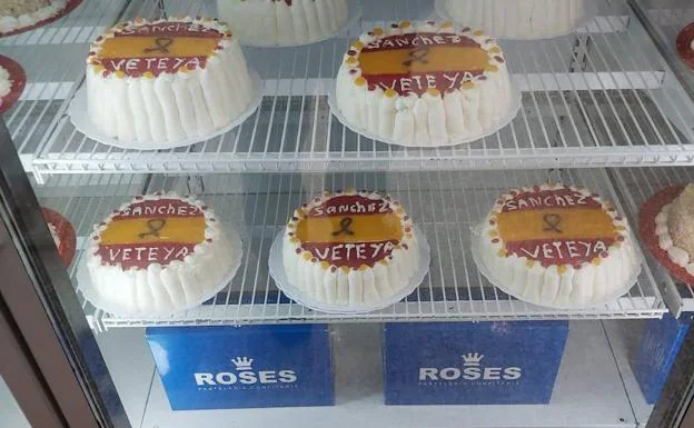 Retiran las tartas que piden la dimisión de Sánchez de una pastelería de Murcia Roses-kz4-U110325327439XyD-624x385@La%20Verdad