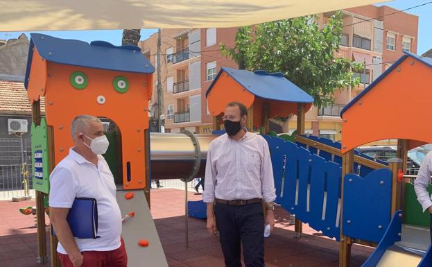 Murcia amplía el Plan Sombra con 160 nuevos toldos en 65 barrios y pedanías