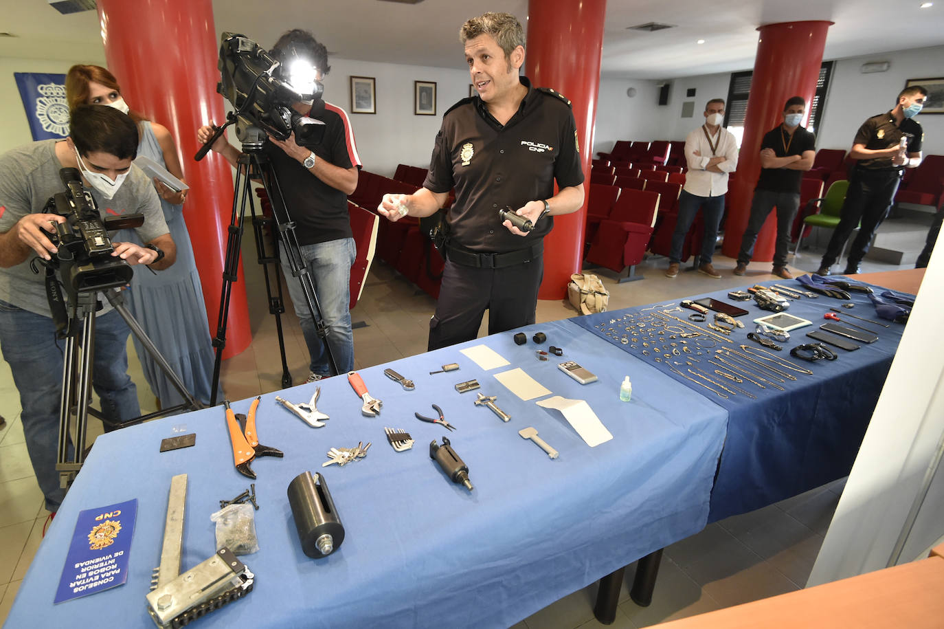 Cae una banda que reventaba casas utilizando la técnica del 'sacacorchos'