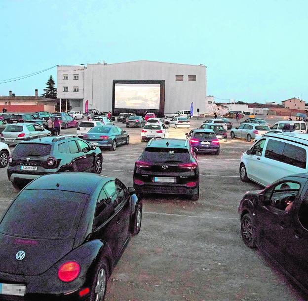 El aparcamiento de La Fica estrenará sesiones de autocine este verano