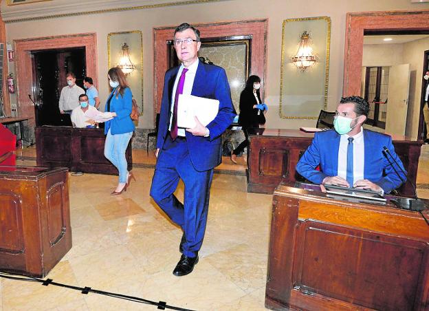 PP y Cs siguen con las espadas en alto, pero se descarta la moción de censura en el Ayuntamiento de Murcia
