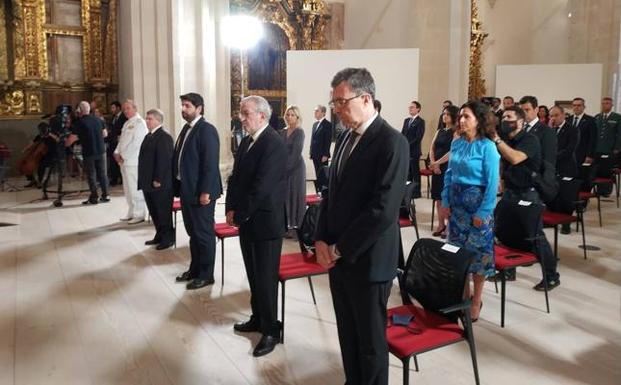 DIRECTO | El recuerdo a los fallecidos y el homenaje a la sociedad centran el Día de la Región