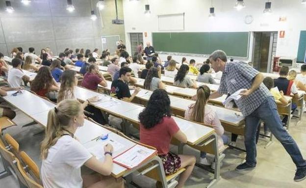 Los rectores quieren que las clases de los primeros cursos sean en las aulas