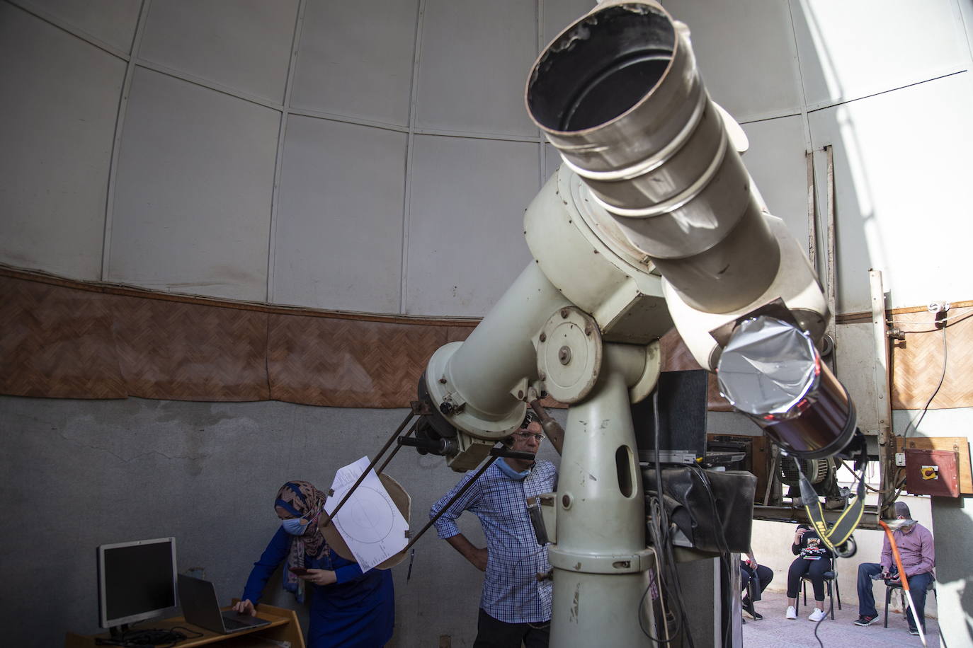 El eclipse solar del domingo causa furor en Egipto