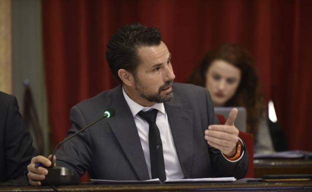 Personal abre diligencias previas al concejal Mario Gómez por presunto acoso laboral