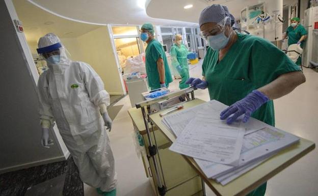 El brote importado de Bolivia revela fallos en los controles a recién llegados del extranjero