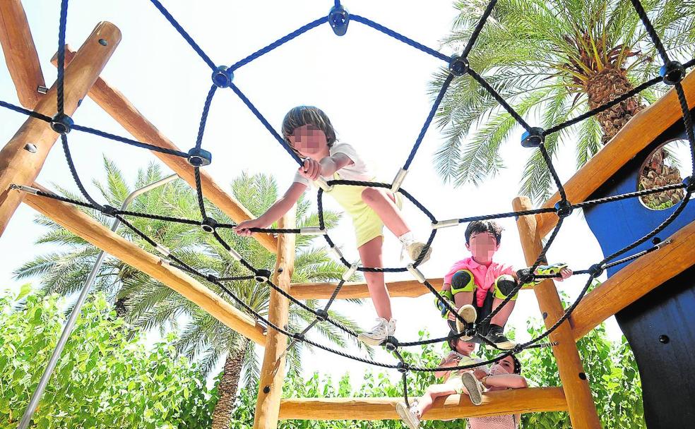 Los niños recuperan sus parques