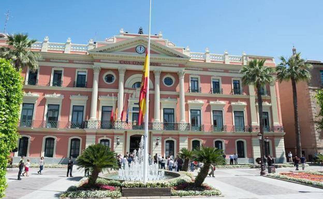 Los sindicatos critican la vuelta al trabajo presencial del personal del Ayuntamiento de Murcia