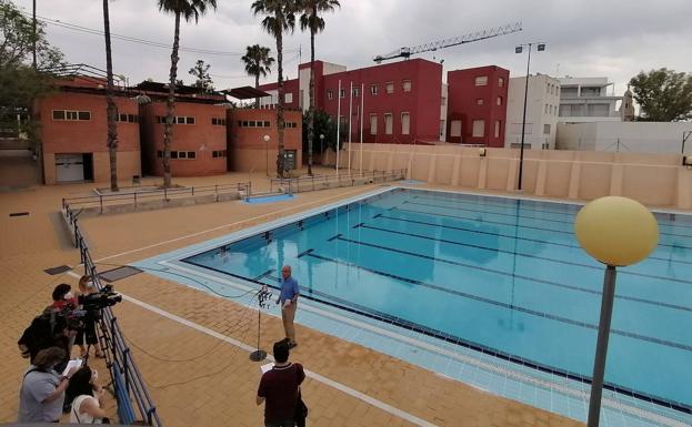 Las once piscinas municipales de Murcia abren el martes sin cita previa, pero con aforo limitado al 30%