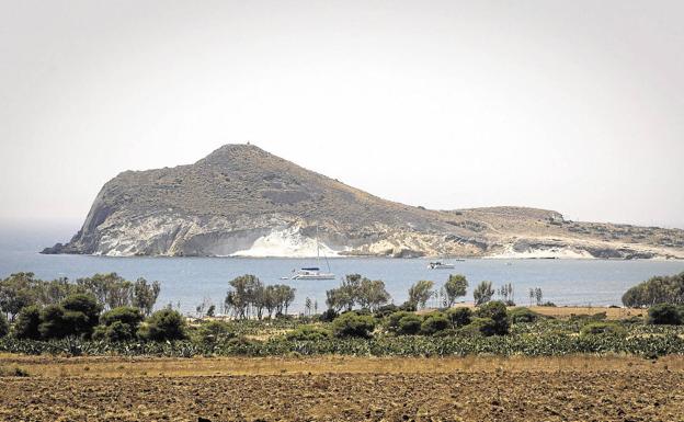 Autorizan un hotel de cuatro estrellas frente a la bahía de Genoveses de Cabo de Gata