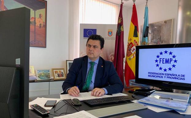 Luengo reivindica en la FEMP la necesidad de articular mecanismos estatales que garanticen la sostenibilidad de la gestión de los residuos municipales