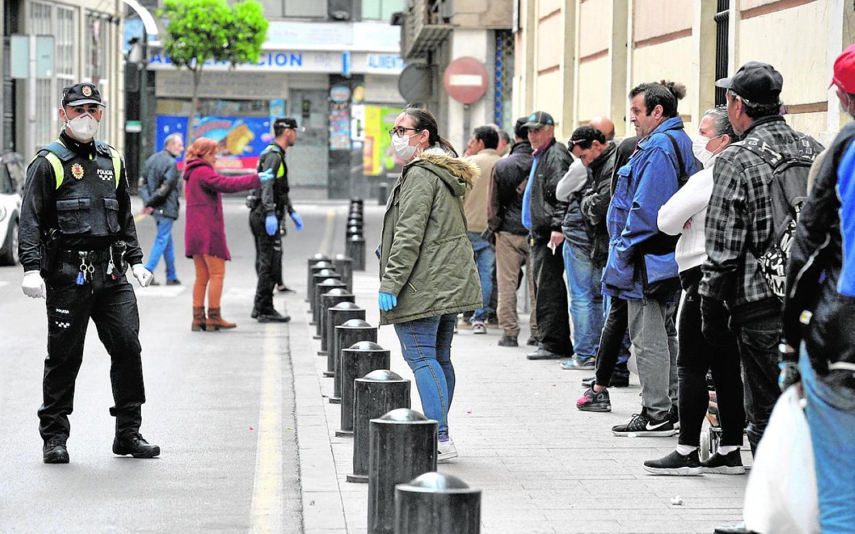 Más de 2.600 familias murcianas cobran hoy el primer pago del Ingreso Mínimo Vital