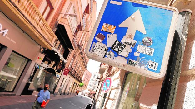 Los actos vandálicos cuestan al Ayuntamiento de Murcia 30.000 euros al año en reposición de señales