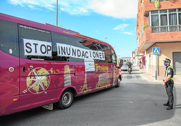 Caravana para exigir soluciones a las inundaciones de Los Alcázares