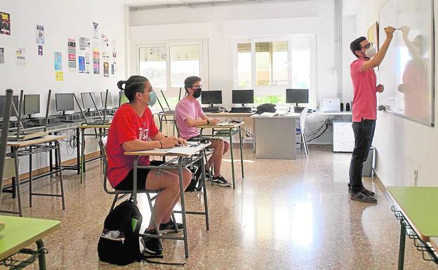 Educación tratará de mantener las clases de menores de 14 años aunque haya rebrotes