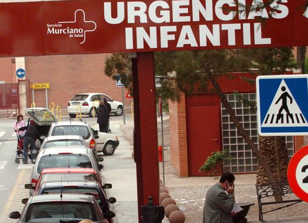 Una niña ingresa en La Arrixaca tras sufrir un síndrome de inmersión en una piscina en Sangonera la Verde